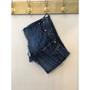 High waisted Levi shorts